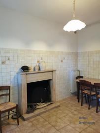 15-semi-detached-town-house-with-garden-20-minutes-from-the-coast-for-sale-italy-abruzzo-fresagrandina
