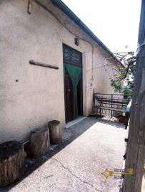 06-Panoramic-country-town-house-with-land-for-sale-Italy-Palmoli