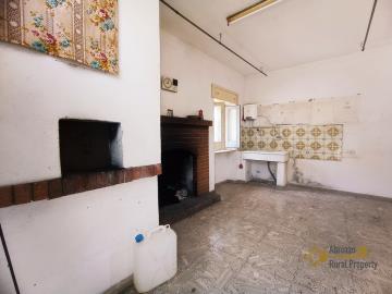 08-Panoramic-country-town-house-with-land-for-sale-Italy-Palmoli
