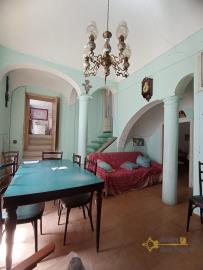 5-Historic-town-house-with-annex-ad-cellar-for-sale-Fresagrandinaria