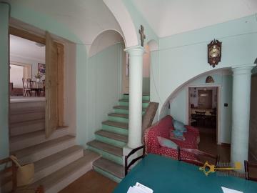 7-Historic-town-house-with-annex-ad-cellar-for-sale-Fresagrandinaria