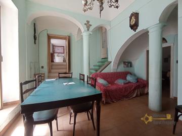 9-Historic-town-house-with-annex-ad-cellar-for-sale-Fresagrandinaria