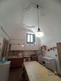 13-Historic-town-house-with-annex-ad-cellar-for-sale-Fresagrandinaria