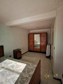 8-One-bedroom-town-house-to-restore-near-the-coast-for-sale-Fresagrandinaria-Abruzzo-Italy