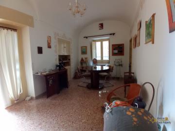 11-Character-three-bedroom-town-house-with-sea-view-for-sale-Italy-Monteodorisio