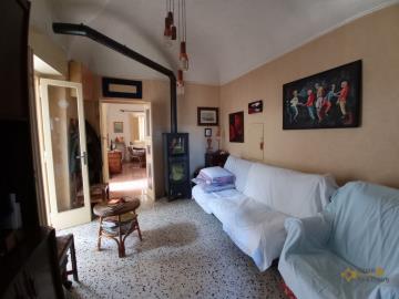15-Character-three-bedroom-town-house-with-sea-view-for-sale-Italy-Monteodorisio