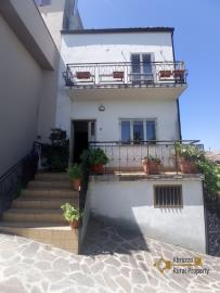 01-Very-large--town-house-for-sale-Italy-Montefalcone-nel-Sannio