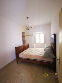 08-Petite-two-bedroom-stone-house-with-Adriatic-Sea-view-for-sale-Italy-Abruzzo-Lentella