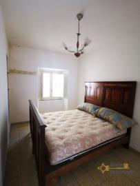 09-Petite-two-bedroom-stone-house-with-Adriatic-Sea-view-for-sale-Italy-Abruzzo-Lentella