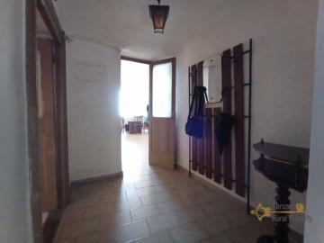 08-character-two-bedroom-town-house-for-sale-italy-abruzzo-palmoli