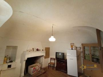 11-character-two-bedroom-town-house-for-sale-italy-abruzzo-palmoli