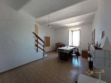 18-character-two-bedroom-town-house-for-sale-italy-abruzzo-palmoli
