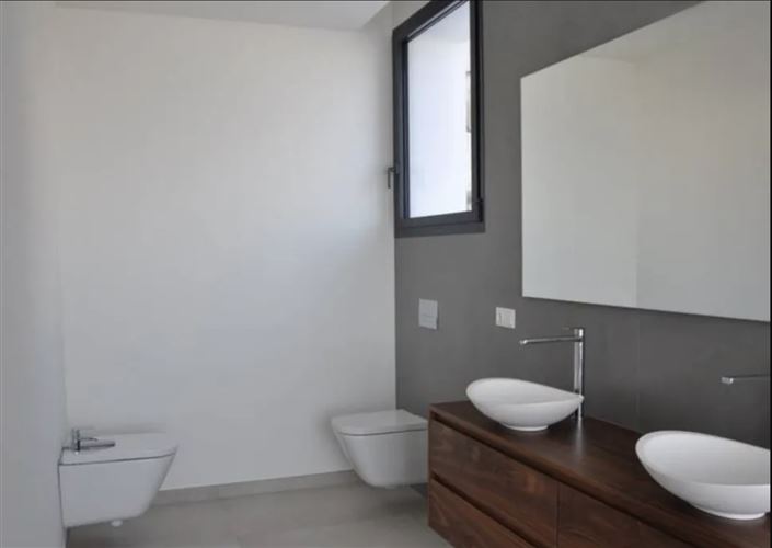 Image No.15-4 Bed Villa for sale