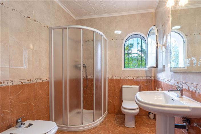 Image No.15-7 Bed Villa for sale