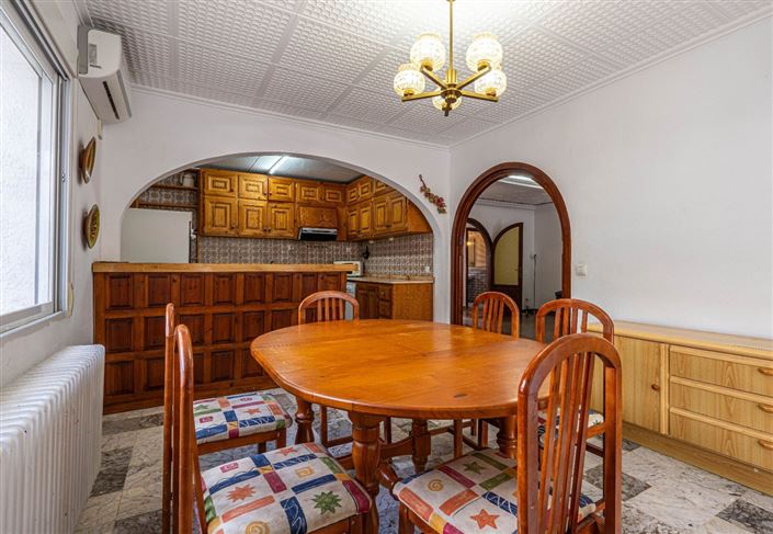 Image No.9-7 Bed Villa for sale