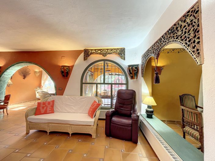 Image No.10-3 Bed Villa for sale