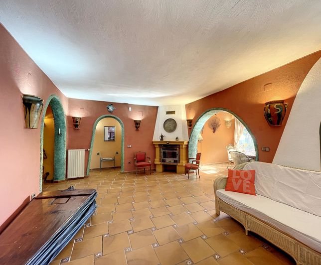 Image No.9-3 Bed Villa for sale