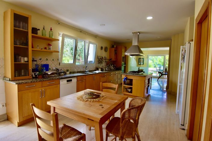 Image No.15-6 Bed Villa for sale