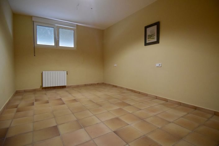 Image No.26-6 Bed Villa for sale