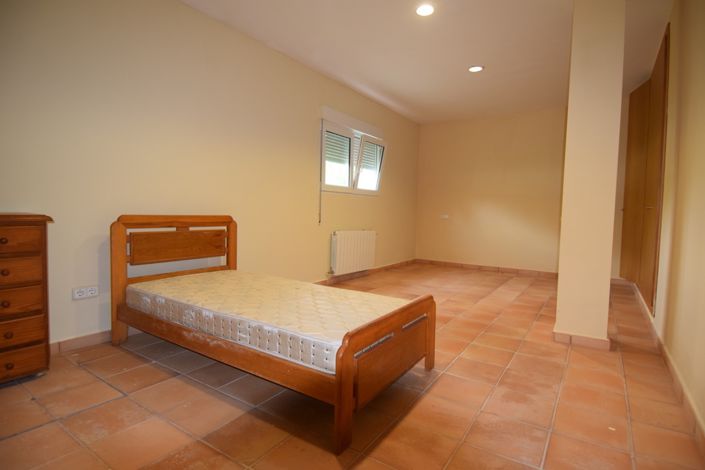 Image No.28-6 Bed Villa for sale