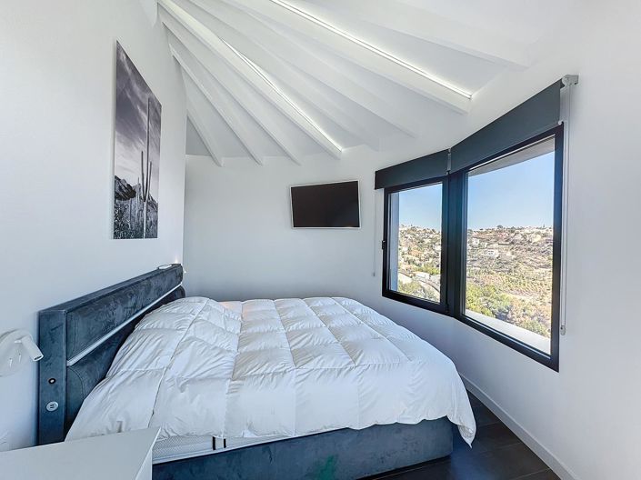 Image No.35-3 Bed Villa for sale