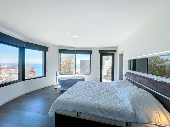 Image No.41-3 Bed Villa for sale