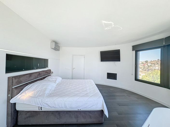 Image No.43-3 Bed Villa for sale