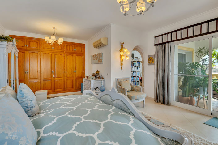 Image No.33-5 Bed Villa for sale