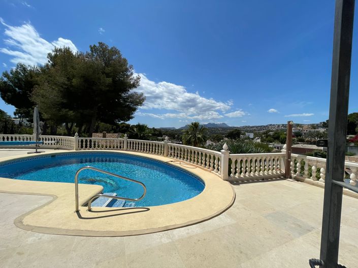 Image No.1-4 Bed Villa for sale