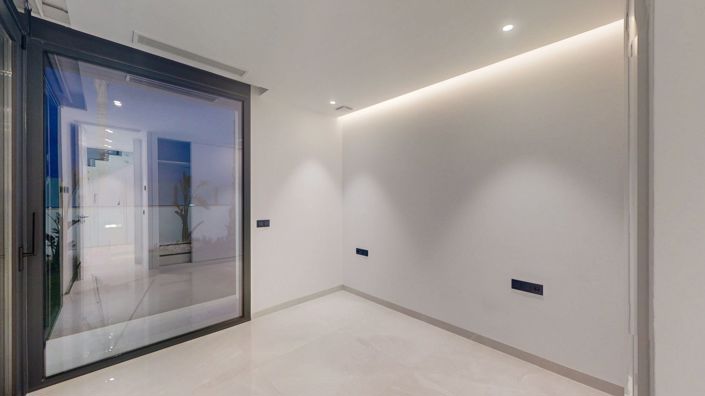 Image No.7-3 Bed Villa for sale