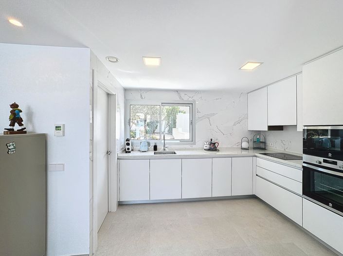 Image No.9-4 Bed Villa for sale