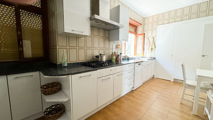 Image No.24-6 Bed Villa for sale