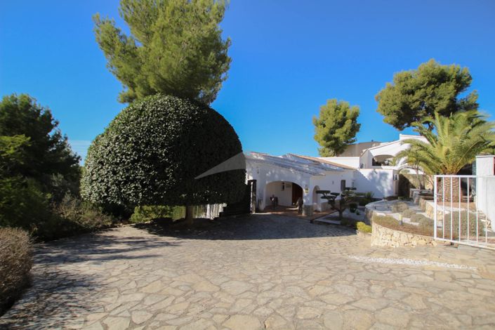 Image No.2-5 Bed Villa for sale