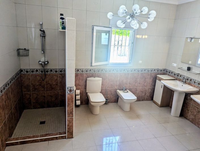 Image No.29-4 Bed Villa for sale