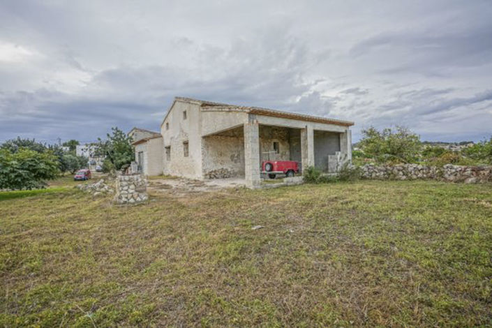 Image No.1-1 Bed Land for sale