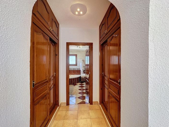 Image No.32-3 Bed Villa for sale