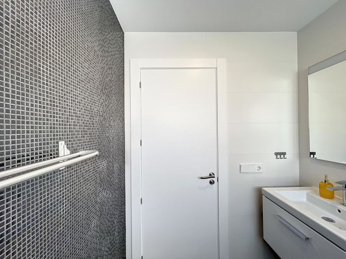 Image No.24-4 Bed Villa for sale