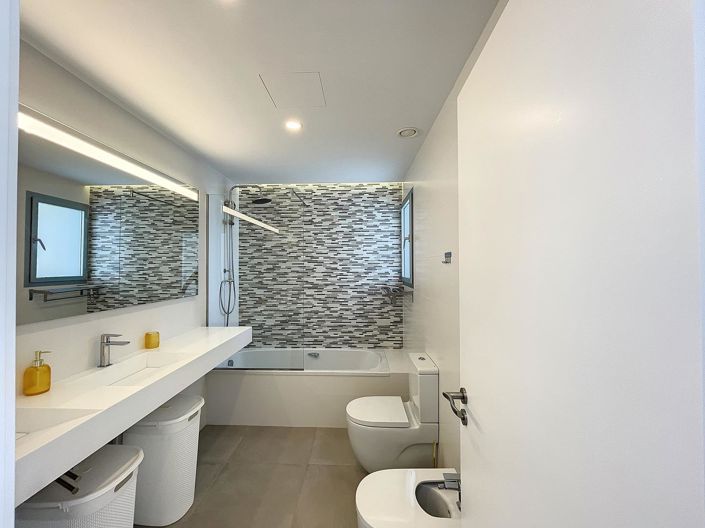 Image No.32-4 Bed Villa for sale