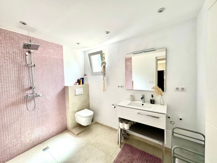 Image No.29-5 Bed Villa for sale