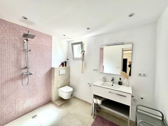 Image No.30-5 Bed Villa for sale