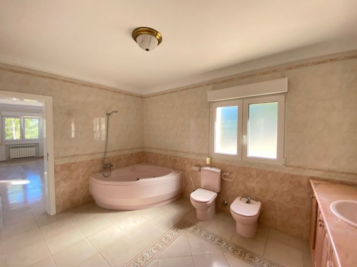 Image No.22-5 Bed Villa for sale