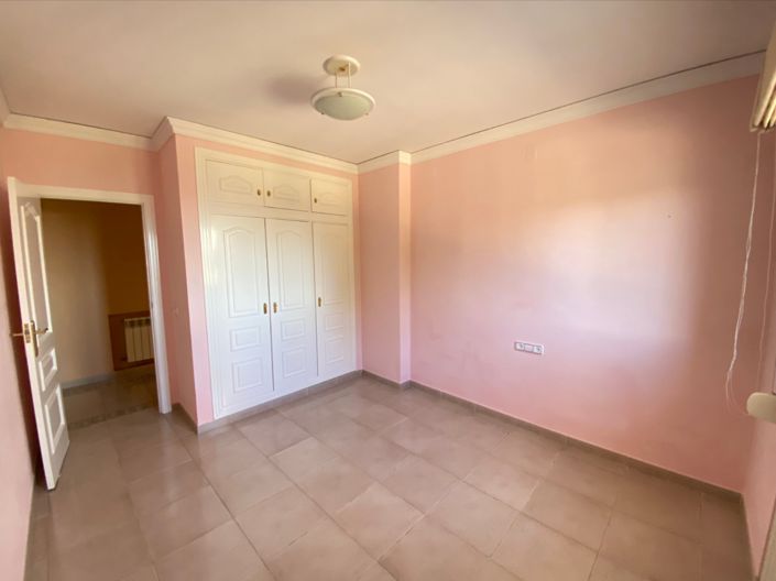 Image No.29-5 Bed Villa for sale