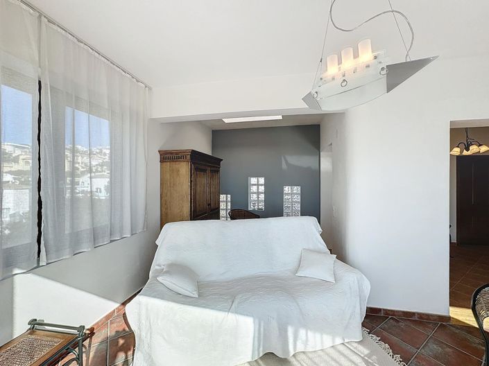 Image No.25-2 Bed Villa for sale