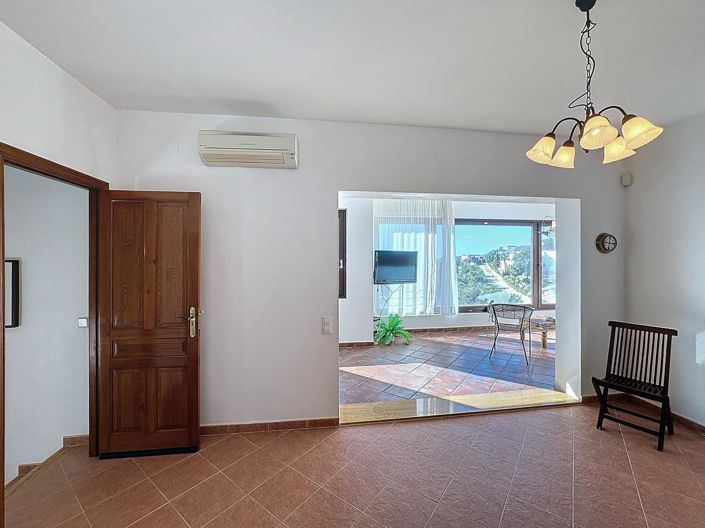 Image No.49-2 Bed Villa for sale