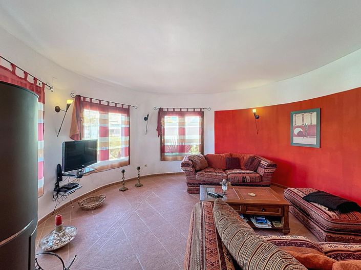 Image No.8-2 Bed Villa for sale