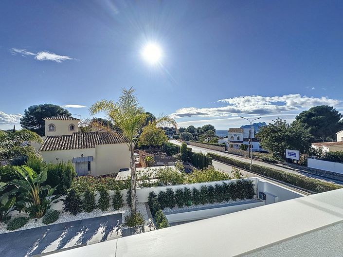 Image No.1-5 Bed Villa for sale
