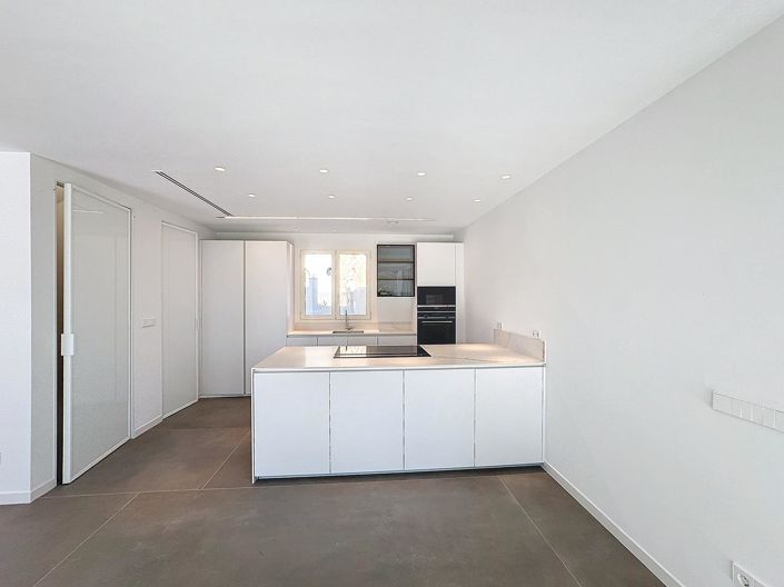 Image No.12-5 Bed Villa for sale