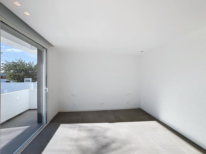 Image No.20-5 Bed Villa for sale