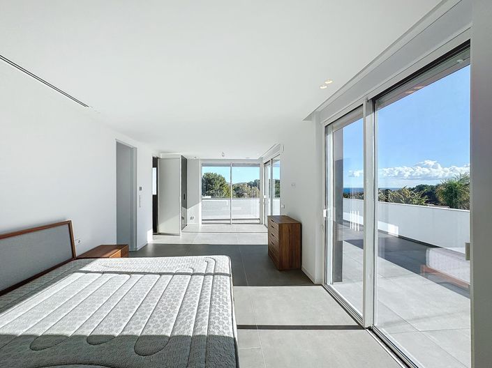 Image No.28-5 Bed Villa for sale