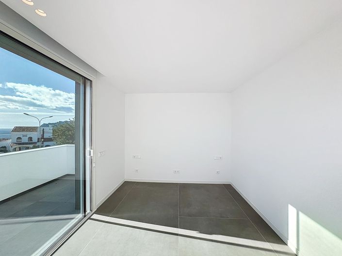 Image No.35-5 Bed Villa for sale